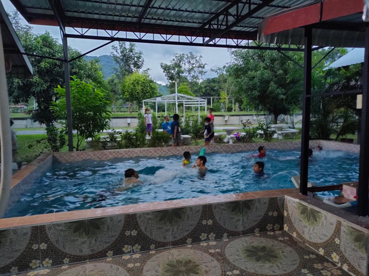 Armthong Resort 나콘나욕 외부 사진