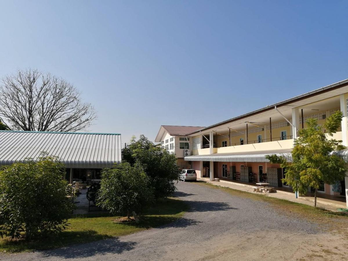 Armthong Resort 나콘나욕 외부 사진